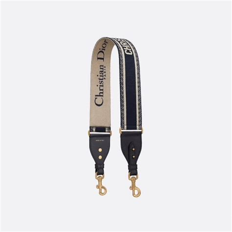 dior shoulder strap used.